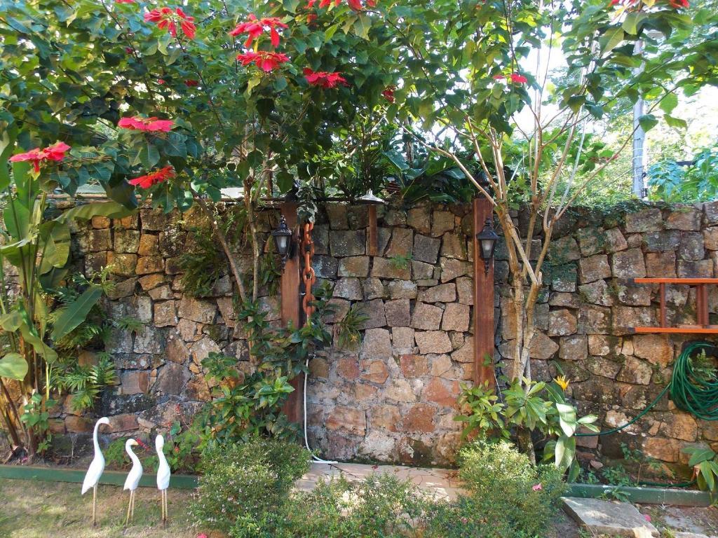 Portal Dos Borbas Hotel Abraão Exterior foto